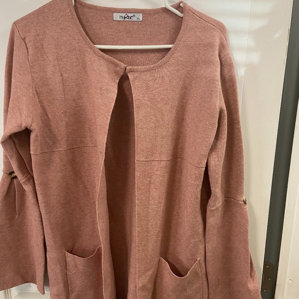 Huixeie Women's cardigan sweater.  hook & eye neck closure  size XL.  Pink